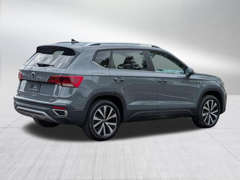 Used 2022 Volkswagen Taos SE w/ Driver Assistance Package AWD/4WD image 7