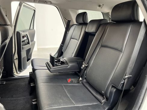 Used 2018 Toyota 4Runner Limited w/ Four Season Floor Mat Package AWD/4WD image 18