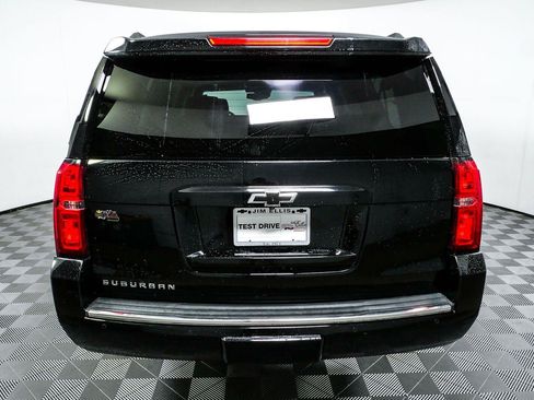 Used 2015 Chevrolet Suburban LTZ RWD image 27