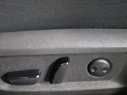 Used 2023 Nissan Rogue SV FWD image 23