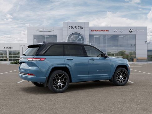 New 2026 Jeep Grand Cherokee Summit w/ MOPAR Finishing Package AWD/4WD image 4