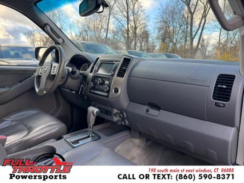 Used 2014 Nissan Frontier SL w/ SL Moonroof Package image 14