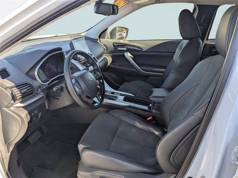 Used 2025 Mitsubishi Eclipse Cross SE image 2