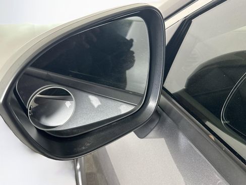 Used 2023 Nissan Rogue SL image 16