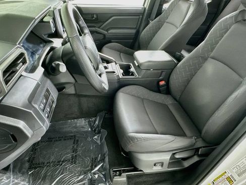 Used 2024 Toyota Tacoma SR RWD image 9
