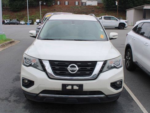 Used 2017 Nissan Pathfinder SV w/ SV Tech Package AWD/4WD image 2