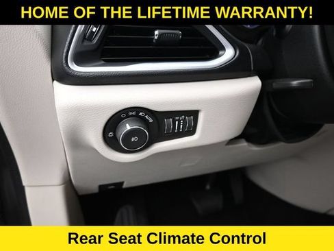 Used 2018 Chrysler Pacifica Touring-L Plus FWD image 16