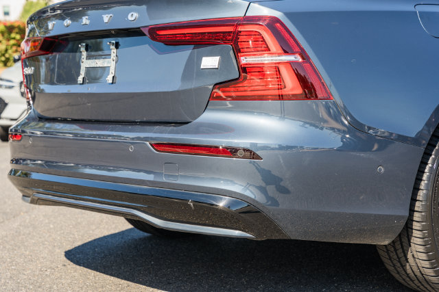 Certified 2024 Volvo S60 T8 Ultimate w/ Climate Package AWD/4WD image 9