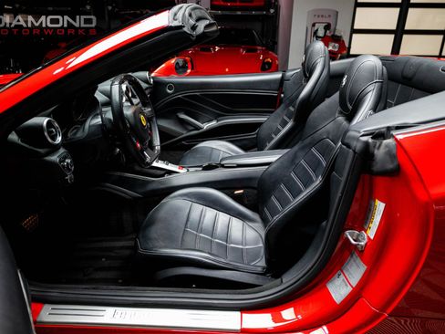 Used 2015 Ferrari California T image 71