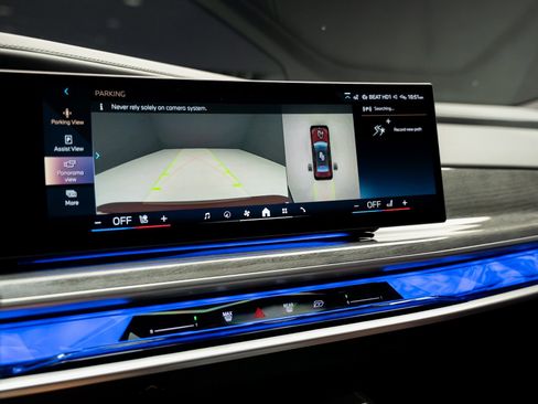 Used 2023 BMW i7 xDrive60 w/ Parking Assistance Package image 48