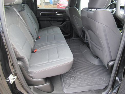 Used 2024 RAM 1500 Big Horn RWD image 31