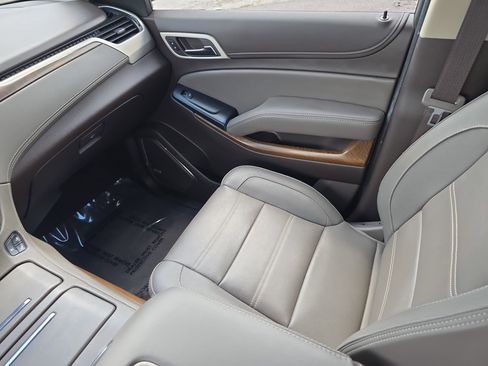 Used 2019 GMC Yukon Denali w/ Denali Ultimate Package image 15