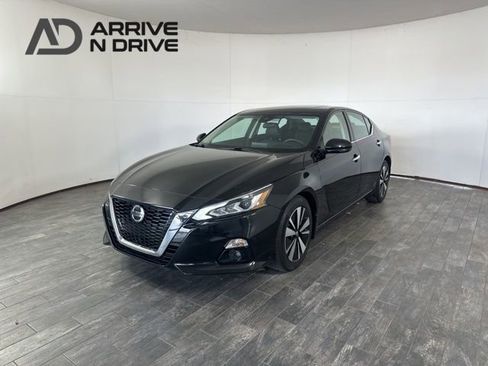 Used 2021 Nissan Altima 2.5 SL image 1
