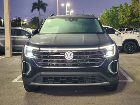 New 2026 Volkswagen Atlas SE image 2