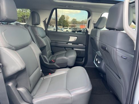 New 2025 Ford Expedition Active image 18