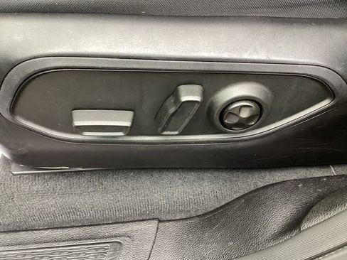 Used 2024 Jeep Grand Cherokee L Limited w/ Luxury Tech Group II image 18