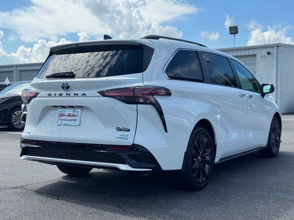 Used 2024 Toyota Sienna XSE FWD image 14