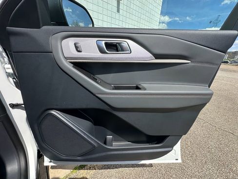 New 2026 Ford Explorer Active image 19