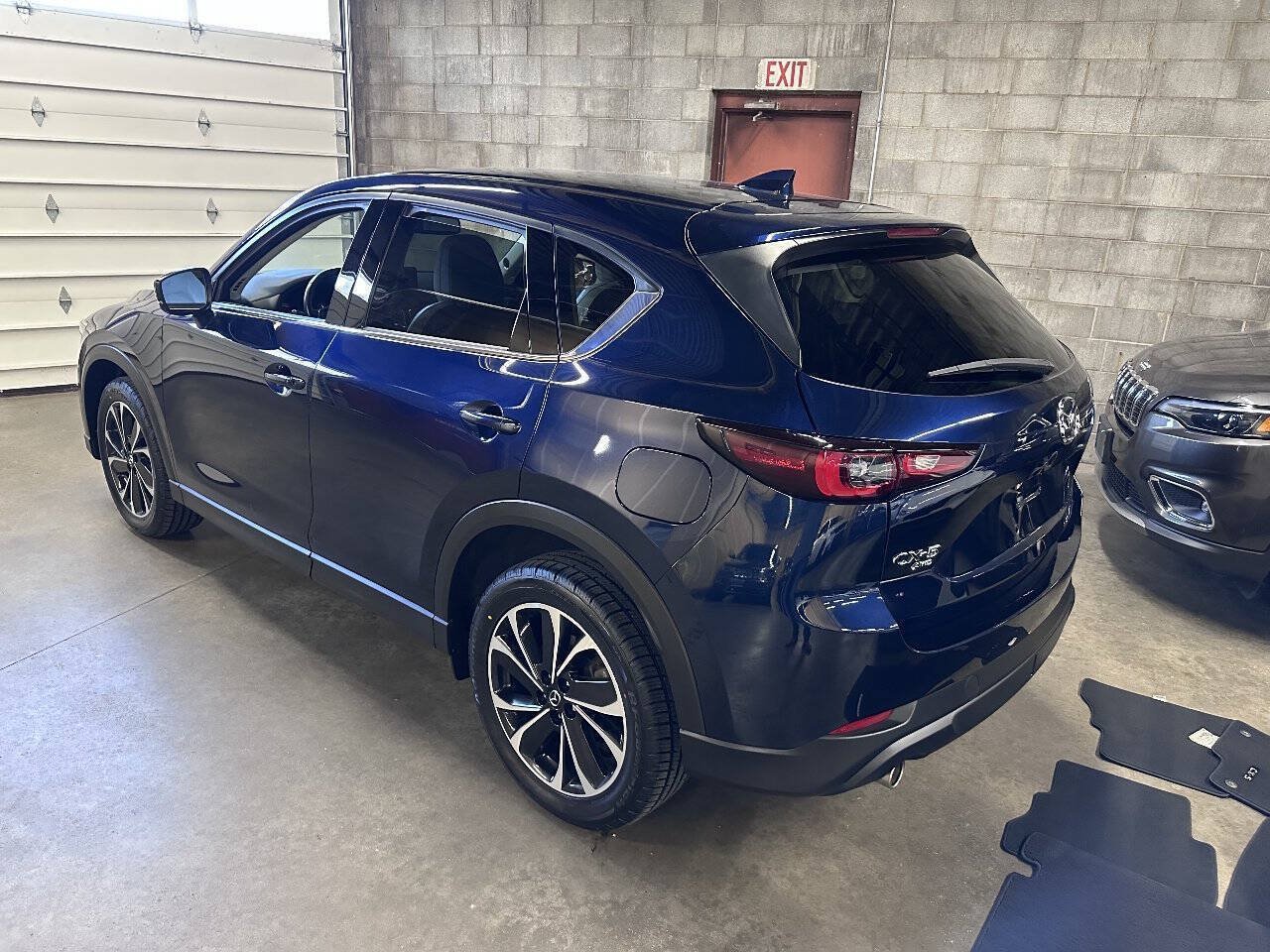 Used 2022 MAZDA CX-5 AWD 2.5 S w/ Premium Package image 5