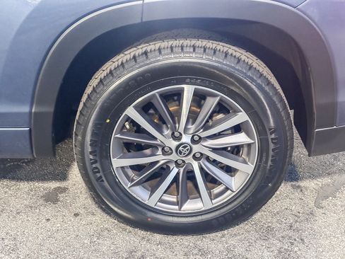 Certified 2017 Toyota Highlander XLE image 12