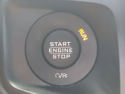 Used 2025 Jeep Wrangler Unlimited Sahara w/ Safety Group image 25