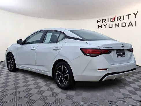 Used 2024 Nissan Sentra SV FWD image 6