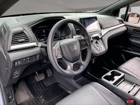 Certified 2024 Honda Odyssey Sport image 17