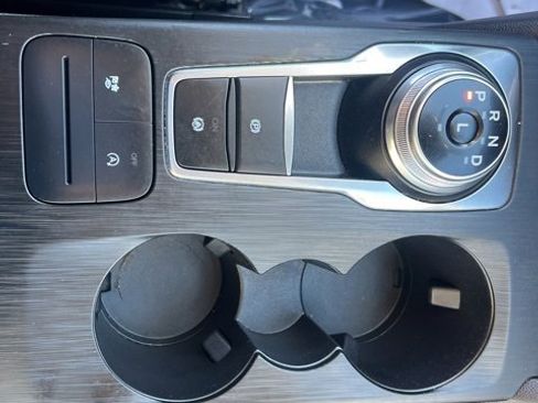 Used 2020 Ford Escape SE image 31