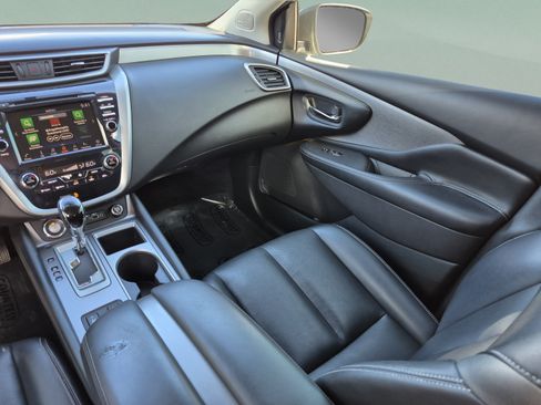 Used 2019 Nissan Murano SL FWD image 16
