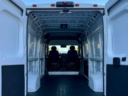 Used 2025 RAM ProMaster 2500 w/ Convenience Group FWD image 7