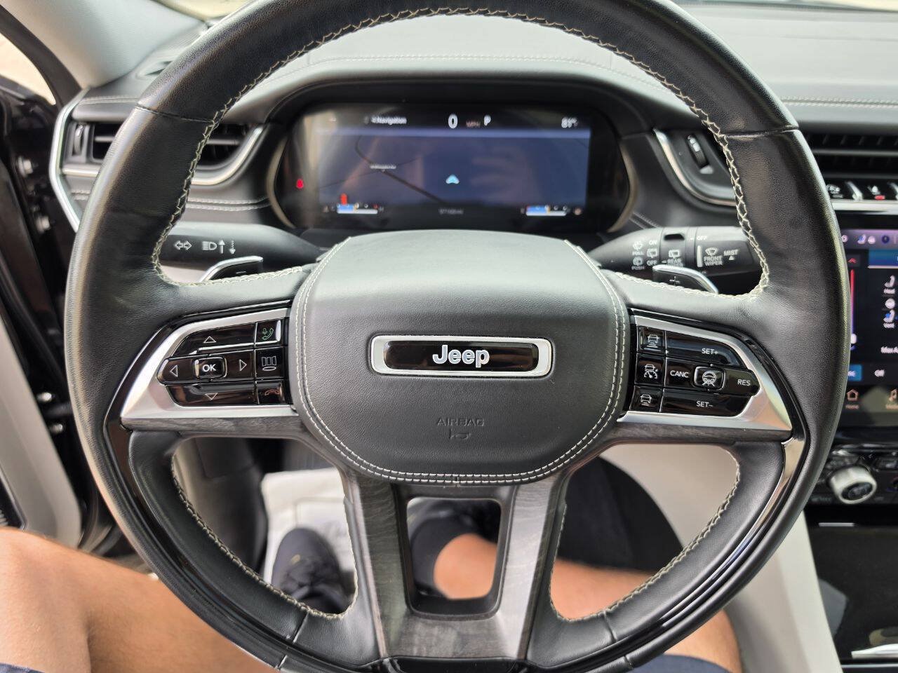 Used 2022 Jeep Grand Cherokee Overland w/ Adv Protech Group III AWD/4WD image 39