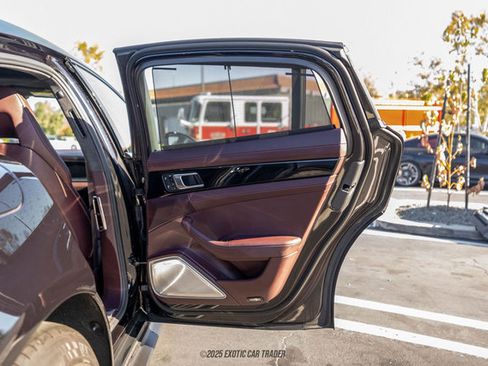 Used 2023 Porsche Panamera GTS image 38