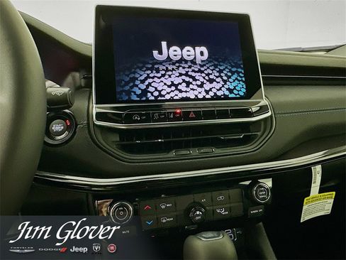 New 2026 Jeep Compass Latitude image 30