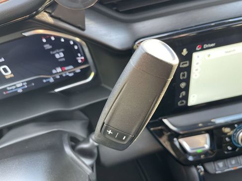 Used 2025 GMC Sierra 2500 AT4 w/ AT4 Premium Plus Package image 16