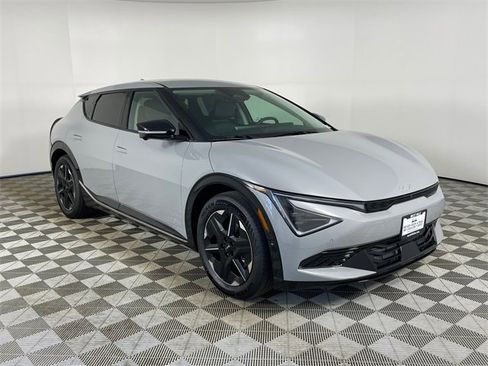 New 2025 Kia EV6 Wind image 8
