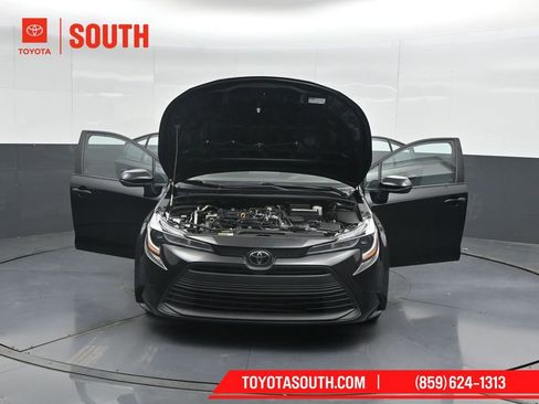 Used 2023 Toyota Corolla LE FWD image 55