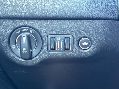 Used 2023 Chrysler 300 Touring L w/ Popular Equipment Group image 16