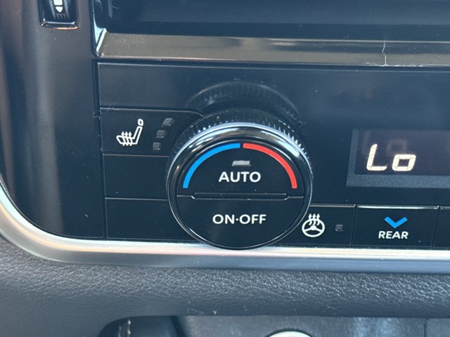 Used 2023 Nissan Rogue Platinum w/ Platinum Premium Package FWD image 23