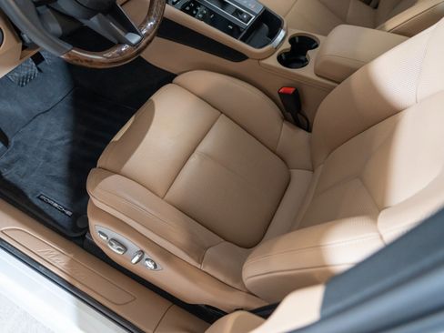 Certified 2026 Porsche Macan AWD/4WD image 14