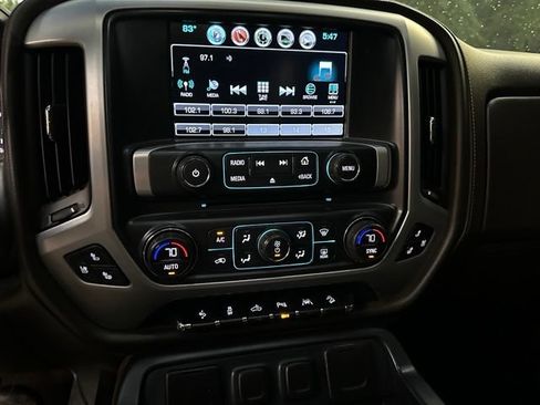 Used 2017 GMC Sierra 1500 SLT AWD/4WD image 16
