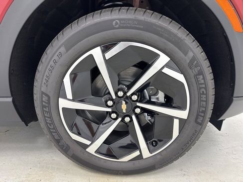 New 2026 Chevrolet Equinox EV LT image 31