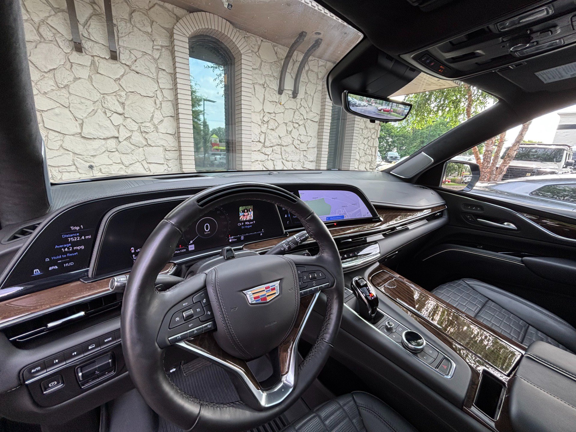 Used 2024 Cadillac Escalade Premium Luxury Platinum AWD/4WD image 22