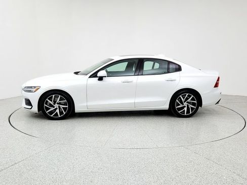 Used 2019 Volvo S60 T6 Momentum w/ Multimedia Package image 8