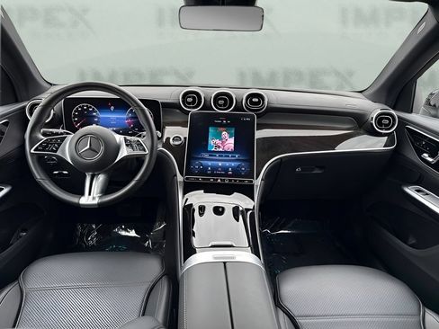 Used 2023 Mercedes-Benz GLC 300 4MATIC image 12