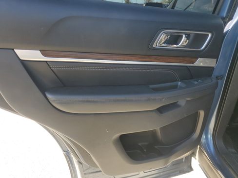 Used 2018 Ford Explorer Limited w/ Equipment Group 301A image 17