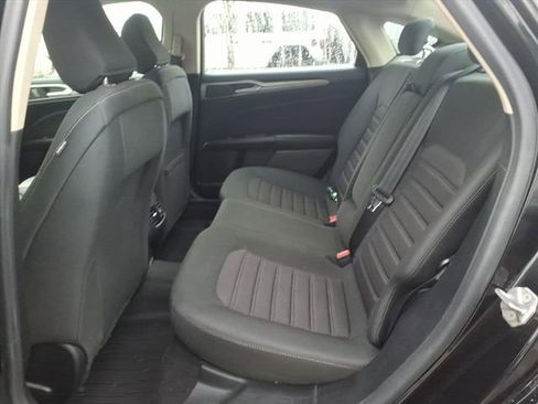 Used 2020 Ford Fusion SE image 13