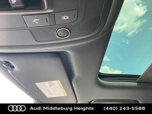 Certified 2025 Audi Q3 2.0T Premium w/ Convenience Package image 40