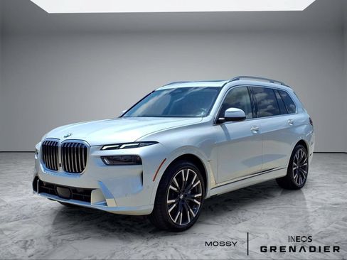 Used 2023 BMW X7 xDrive40i w/ Premium Package AWD/4WD image 4