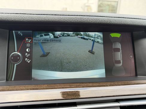 Used 2011 BMW 750Li RWD image 24
