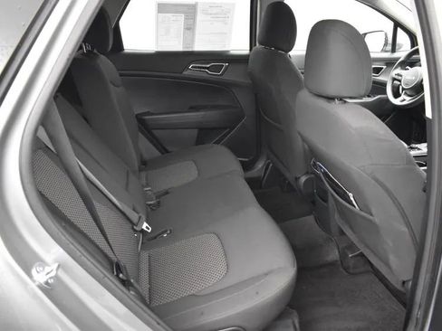 Used 2024 Kia Sportage LX image 17